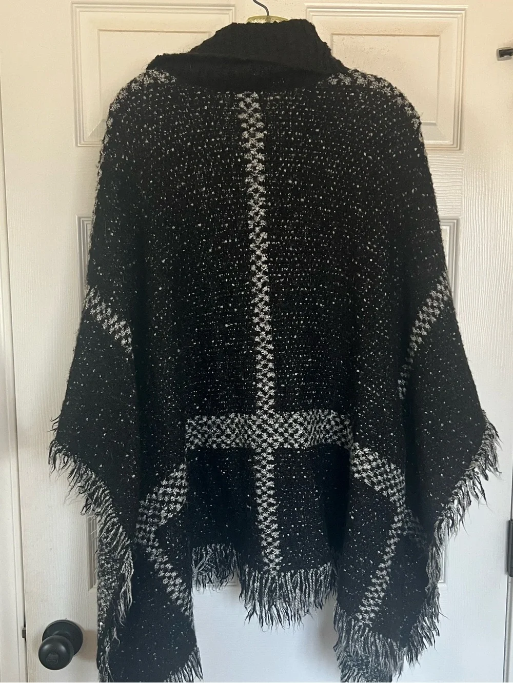 YAIRA Black & White Turtleneck Fringe Poncho Sweater One Size M L XL